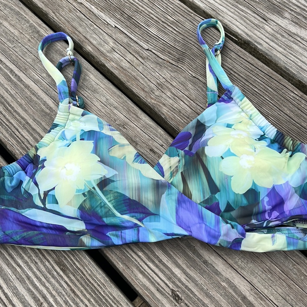 Sunsets Retreat Wrap Bikini Top,Medium,NWT - Picture 4 of 12